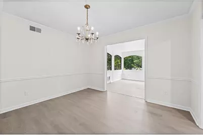 70 Chaumont Square NW, Atlanta, GA 30327 - Photo 10