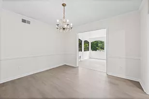 70 Chaumont Square NW, Atlanta, GA 30327 - Photo 10