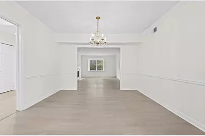 70 Chaumont Square NW, Atlanta, GA 30327 - Photo 12