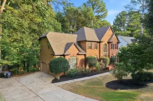 2317 Kingsford Ct, Lawrenceville, GA 30043 - Photo 2