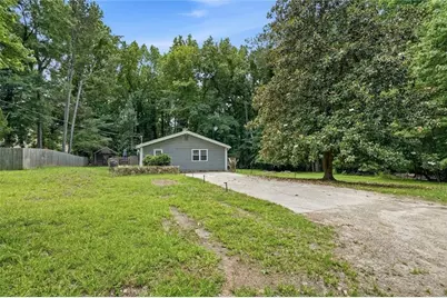 40 Oak Hill Drive, Winder, GA 30680 - Photo 1