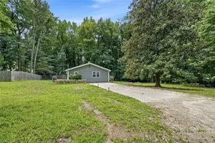 40 Oak Hill Dr, Winder, GA 30680 - Photo 1