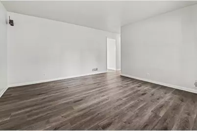 5041 W Mountain Street, Stone Mountain, GA 30083 - Photo 4