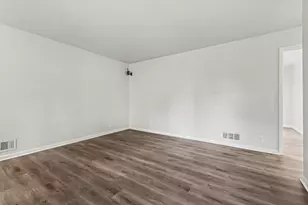 5041 W Mountain St, Stone Mountain, GA 30083 - Photo 6