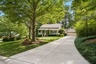 1052 Evelyn Ln, Lilburn, GA 30047 - Photo 2
