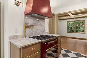 1052 Country Ln NE, Atlanta, GA 30324 - Photo 4
