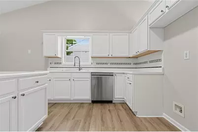 2720 Matlin Way, Buford, GA 30519 - Photo 8