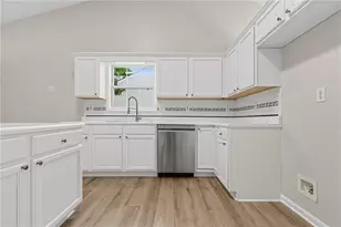 2720 Matlin Way, Buford, GA 30519 - Photo 8