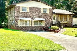 2480 Burton Cir, Morrow, GA 30260 - Photo 2