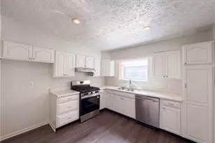 5721 Black Berry Row, Ellenwood, GA 30294 - Photo 2