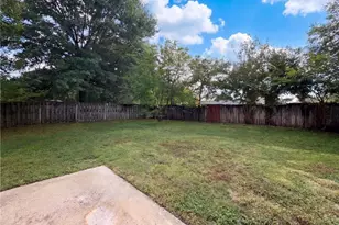 5721 Black Berry Row, Ellenwood, GA 30294 - Photo 16