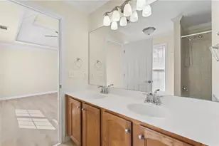 8949 Carroll Manor Dr, Sandy Springs, GA 30350 - Photo 16