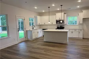 181 Blackberry Ct, Pendergrass, GA 30567 - Photo 8