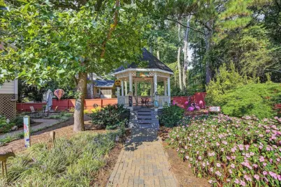 2132 Dunwoody Glen, Dunwoody, GA 30338 - Photo 24