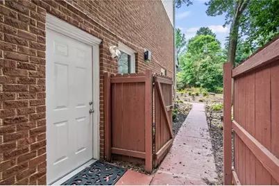 2132 Dunwoody Glen, Dunwoody, GA 30338 - Photo 20