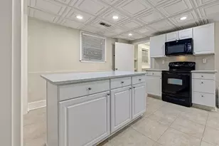 2132 Dunwoody Glen, Dunwoody, GA 30338 - Photo 8