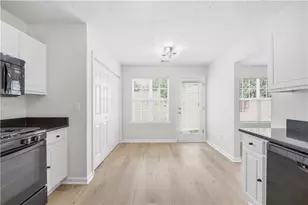 2479 Feathertree Ln, Lawrenceville, GA 30044 - Photo 2