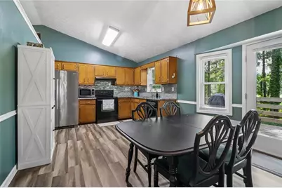 2580 Suncrest Court, Buford, GA 30519 - Photo 6
