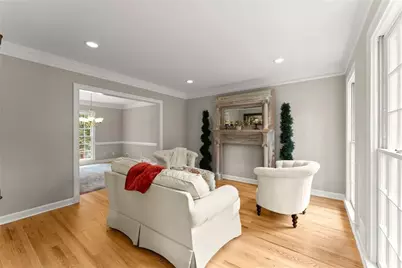 4649 Windsor Drive, Flowery Branch, GA 30542 - Photo 12