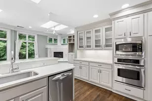 585 Idlewood Dr, Sandy Springs, GA 30327 - Photo 14
