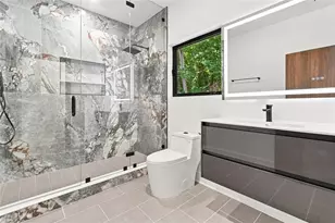 4250 Carmain Dr NE, Atlanta, GA 30342 - Photo 36