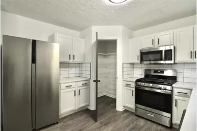 9515 Lakeview Road, Union City, GA 30291 - Photo 6