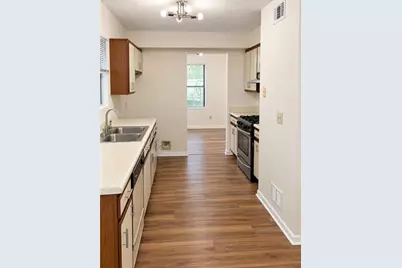 5459 Farmview Close, Stone Mountain, GA 30088 - Photo 6