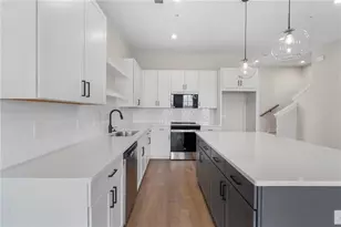 990 Bibbs Circle, Atlanta, GA 30318 - Photo 8