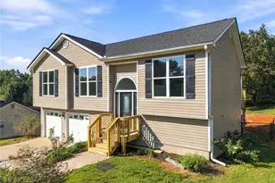 6035 Daffodil Dr, Flowery Branch, GA 30542 - Photo 2