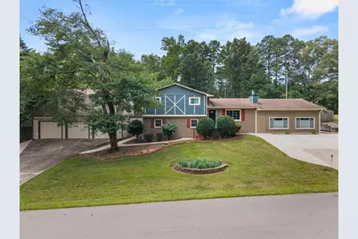 6054 Dogwood Circle, Buford, GA 30518 - Photo 1
