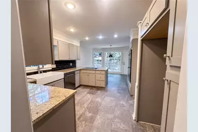305 Old Tree Trace, Roswell, GA 30075 - Photo 6