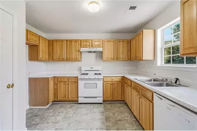 2571 S Hills, Riverdale, GA 30296 - Photo 8