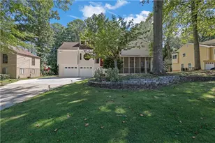 3956 Viewpoint Ct, Marietta, GA 30066 - Photo 2
