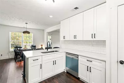 2586 Abbotts Glen Drive NW, Acworth, GA 30101 - Photo 4