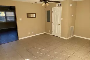 105 George St, Hampton, GA 30228 - Photo 2
