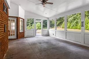 560 Saddle Crest Dr, Roswell, GA 30075 - Photo 36