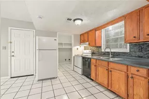 1166 Shoreham Dr, Atlanta, GA 30349 - Photo 4