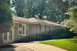 453 Oakland Dr, Gainesville, GA 30501 - Photo 2