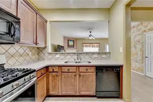 2726 Beynon Ln, Suwanee, GA 30024 - Photo 8