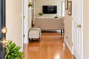 905 Downyshire Dr, Lawrenceville, GA 30044 - Photo 2