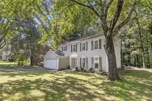 170 Laurel Mill Ct, Roswell, GA 30076 - Photo 2