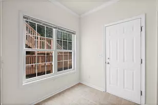 8849 Fairview Bluff Rd, Johns Creek, GA 30022 - Photo 10