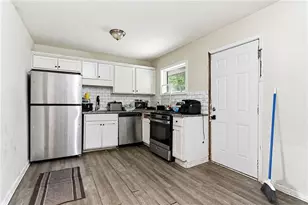 4366 Glenwood Pkwy, Decatur, GA 30032 - Photo 8
