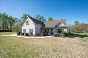 540 Brookside Ln, Hoschton, GA 30548 - Photo 2
