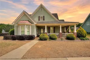 125 Hawthorn Way, Hoschton, GA 30548 - Photo 2