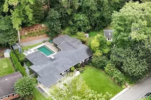 1423 Brook Valley Ln NE, Brookhaven, GA 30324 - Photo 10
