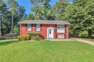 6671 Pelican Ct, Riverdale, GA 30274 - Photo 1