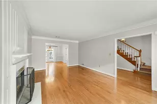 24 Plantation Dr NE, Atlanta, GA 30324 - Photo 8