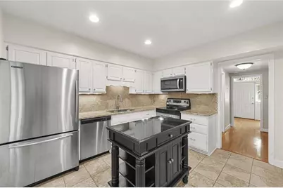 24 Plantation Drive NE, Atlanta, GA 30324 - Photo 14