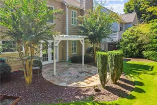 1010 Bradford Dr, Roswell, GA 30076 - Photo 18